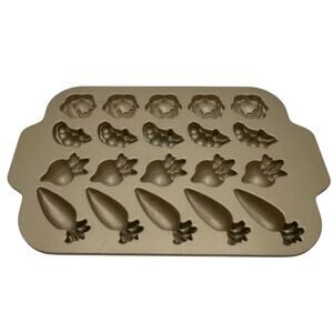 Nordic Ware Garden Patch Cakelets Peas Carrots Cabbage Beets Radish Heavy Duty